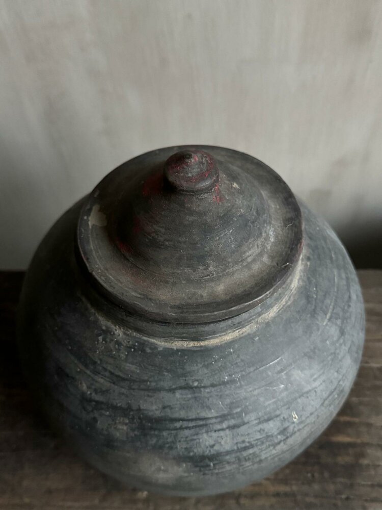 Chinees kruikje met deksel (hoogte 21cm)
