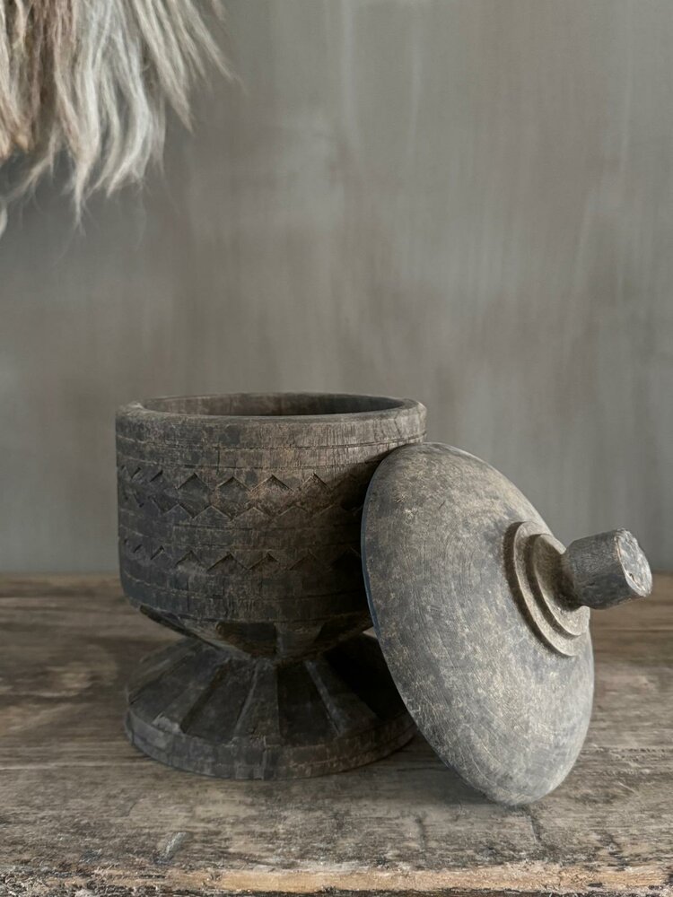 Houten pot met snijwerk Lintang small
