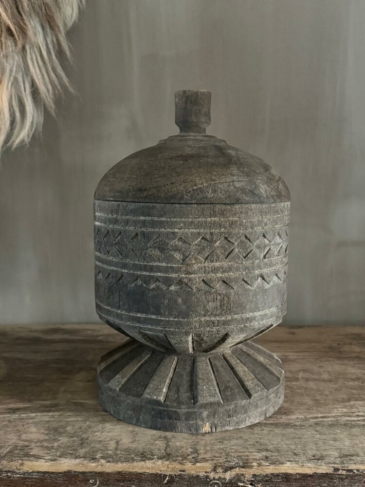 Houten pot met snijwerk Lintang large