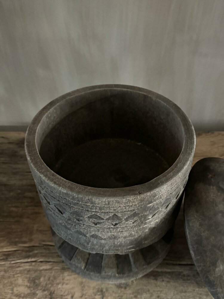 Houten pot met snijwerk Lintang large