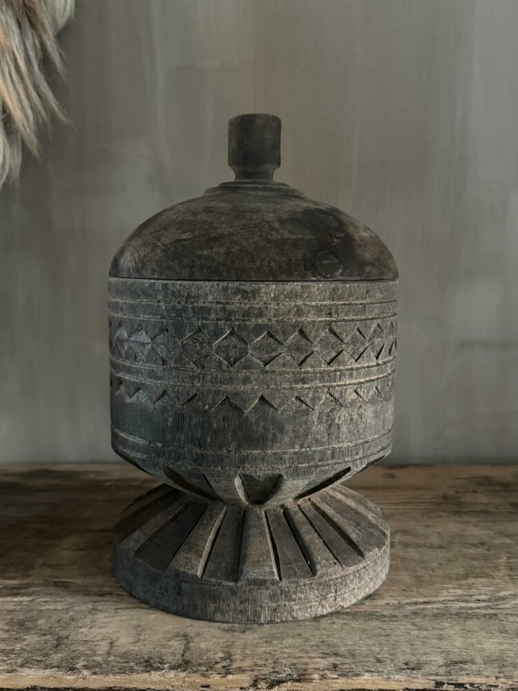 Houten pot met snijwerk Lintang large