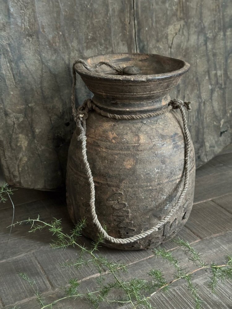 Oude houten kruik met deksel Z20