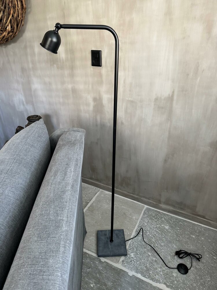Vloerlamp Abel zwart Luksa 