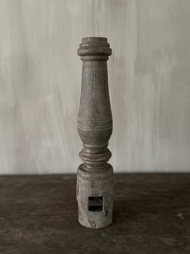Oude houten baluster Z4 (rechter)