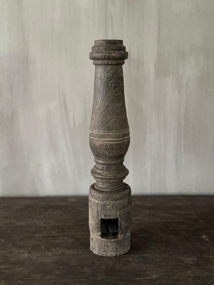 Oude houten baluster Z4 (rechter)
