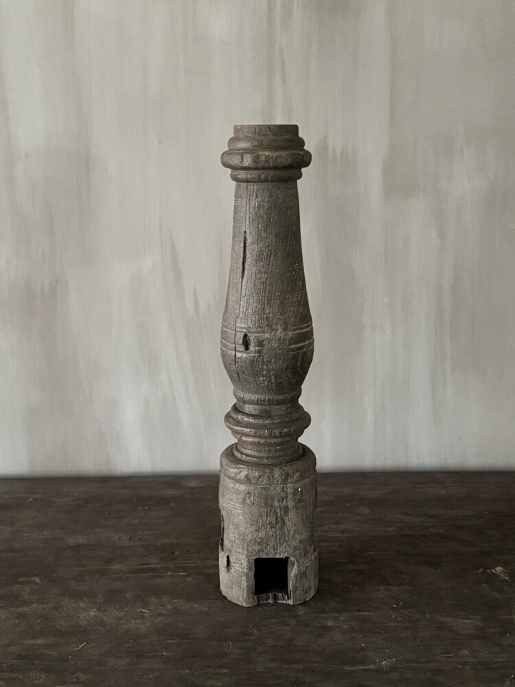 Oude houten baluster Z4 (rechter)