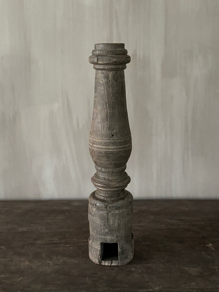 Oude houten baluster Z4 (rechter)