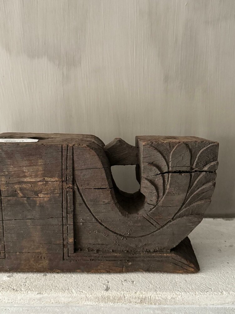 Ornament kandelaar snijwerk Aura Peeperkorn A