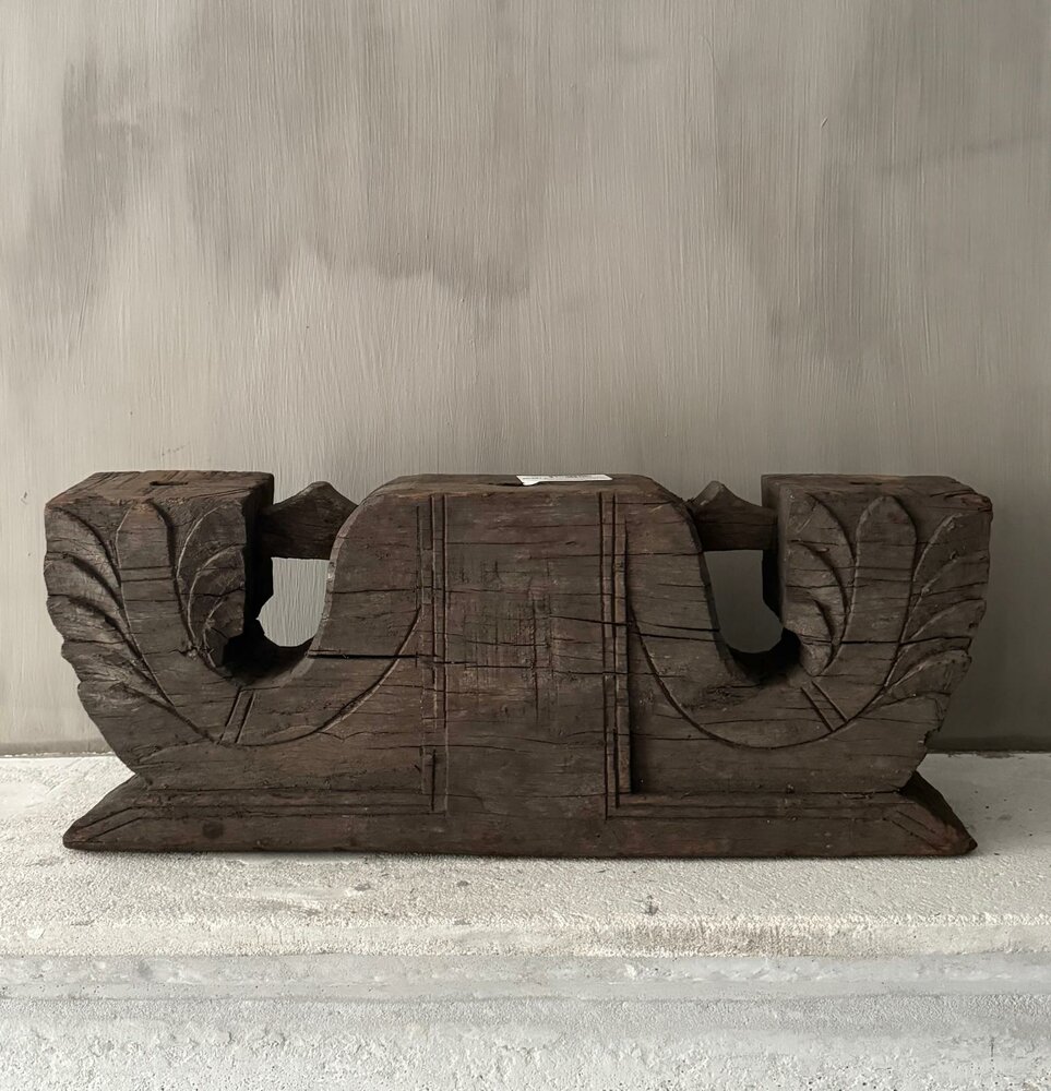 Ornament kandelaar snijwerk Aura Peeperkorn A