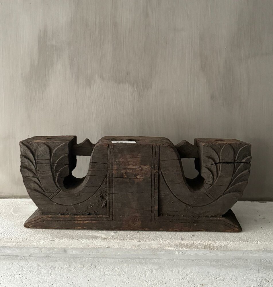 Ornament kandelaar snijwerk Aura Peeperkorn A