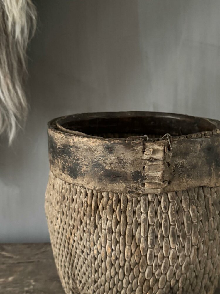 Authentieke Chinese mand met houten rand B