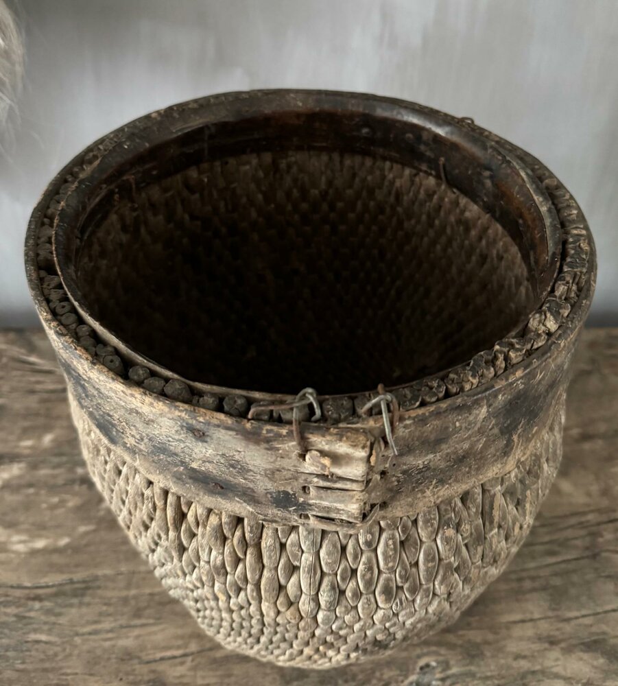 Authentieke Chinese mand met houten rand B