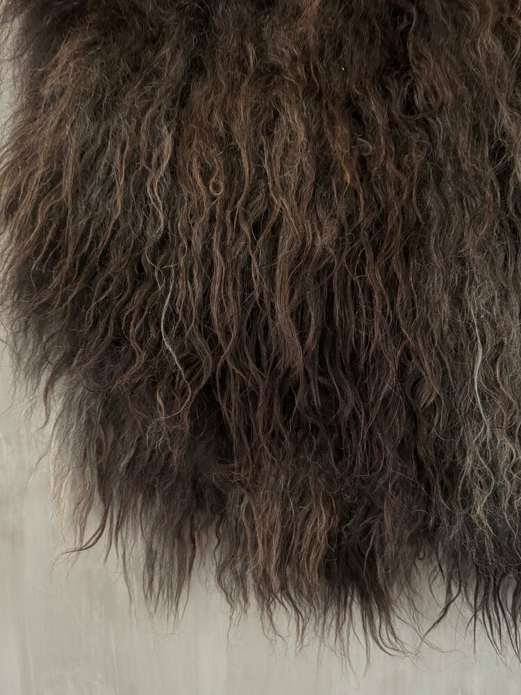 Schapenvacht aan stok|  Vacht wandhanger aan stok bruin XL