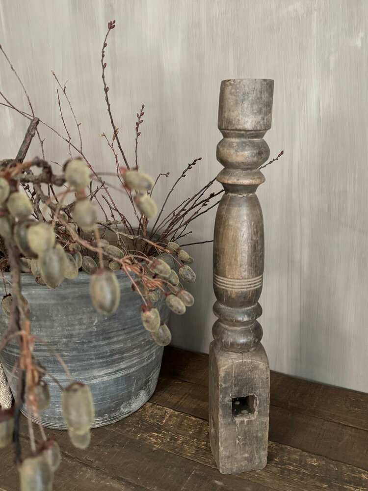 Oude houten baluster Z1
