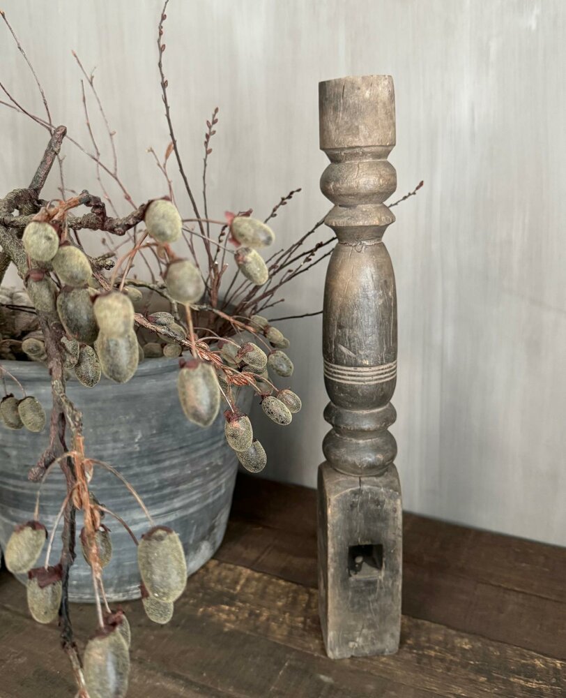 Oude houten baluster Z1
