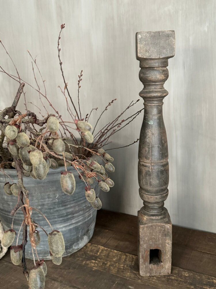 Oude houten baluster Z2