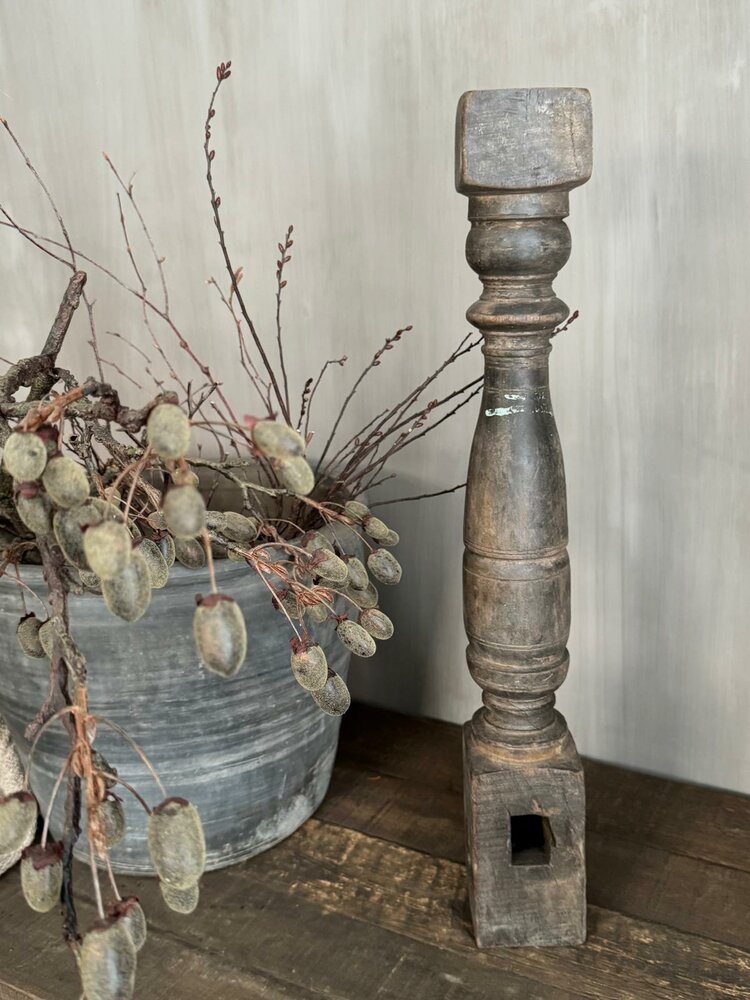 Oude houten baluster Z2