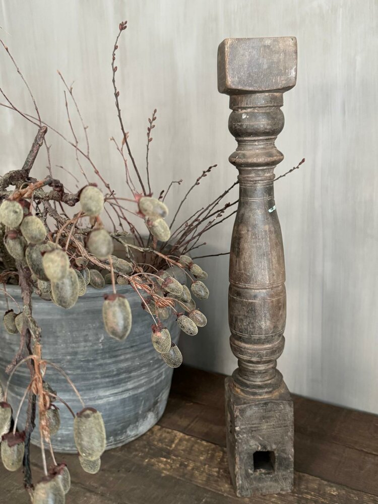 Oude houten baluster Z2