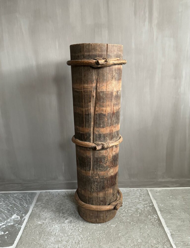 Hoge houten vijzel| hoge houten pot (afhalen)