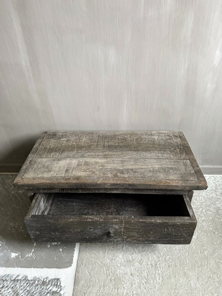 Bajot tafeltje | oud klein tafeltje net lade India (afhalen)