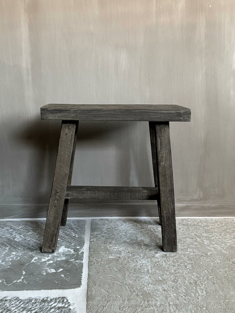 Oud houten kruk Old Barn 45cm A