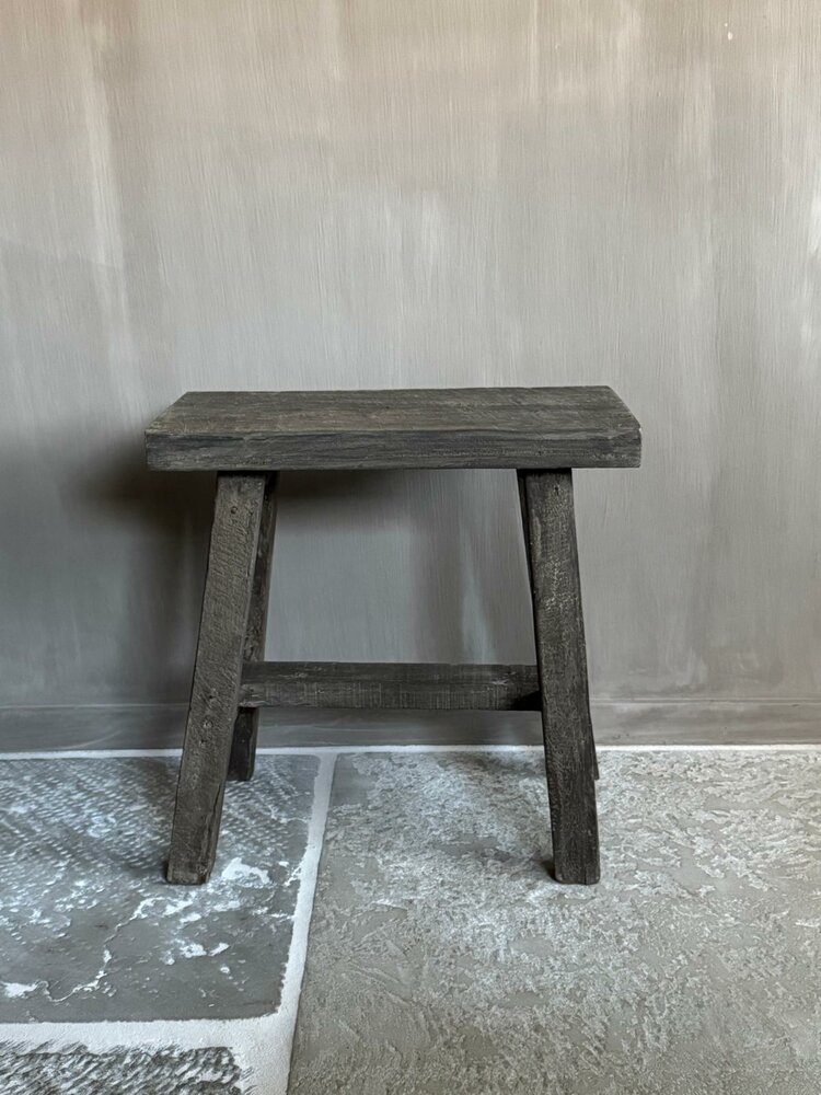 Oud houten kruk Old Barn 45cm A