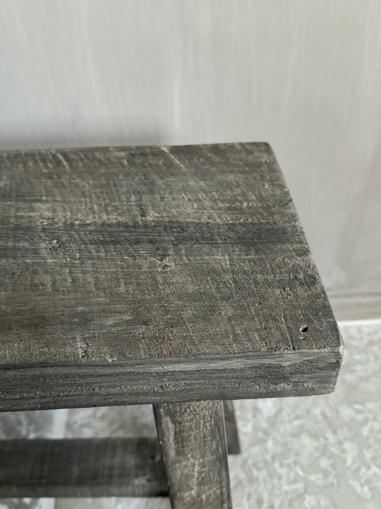 Oud houten kruk Old Barn 45cm A