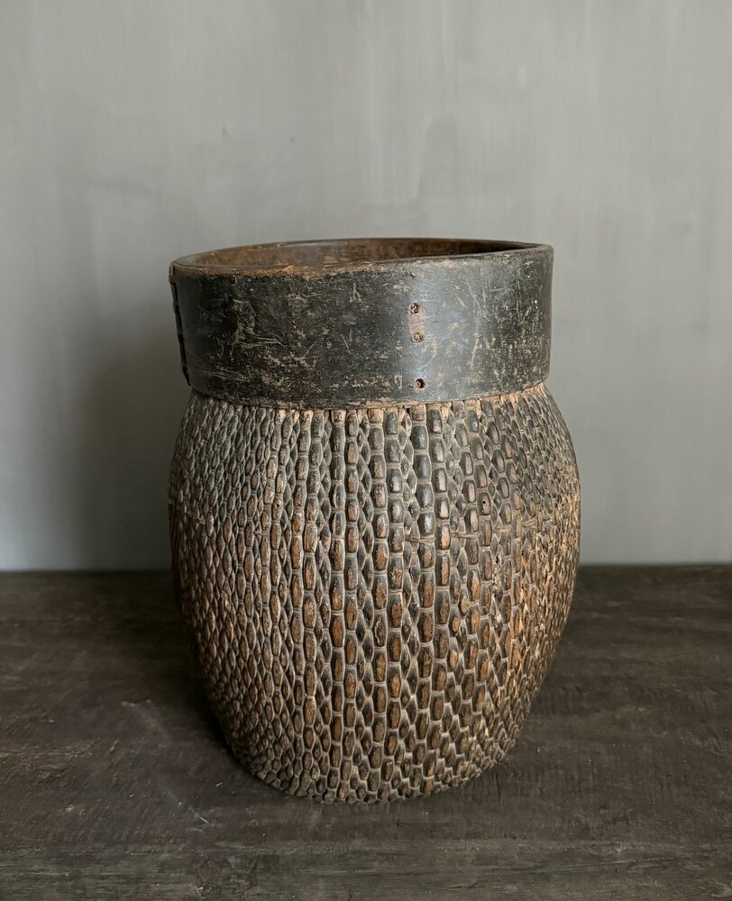 Authentieke Chinese mand met houten rand L1