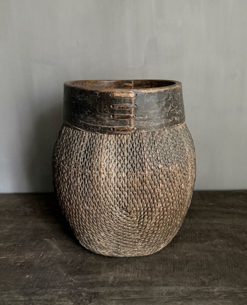 Authentieke Chinese mand met houten rand L1