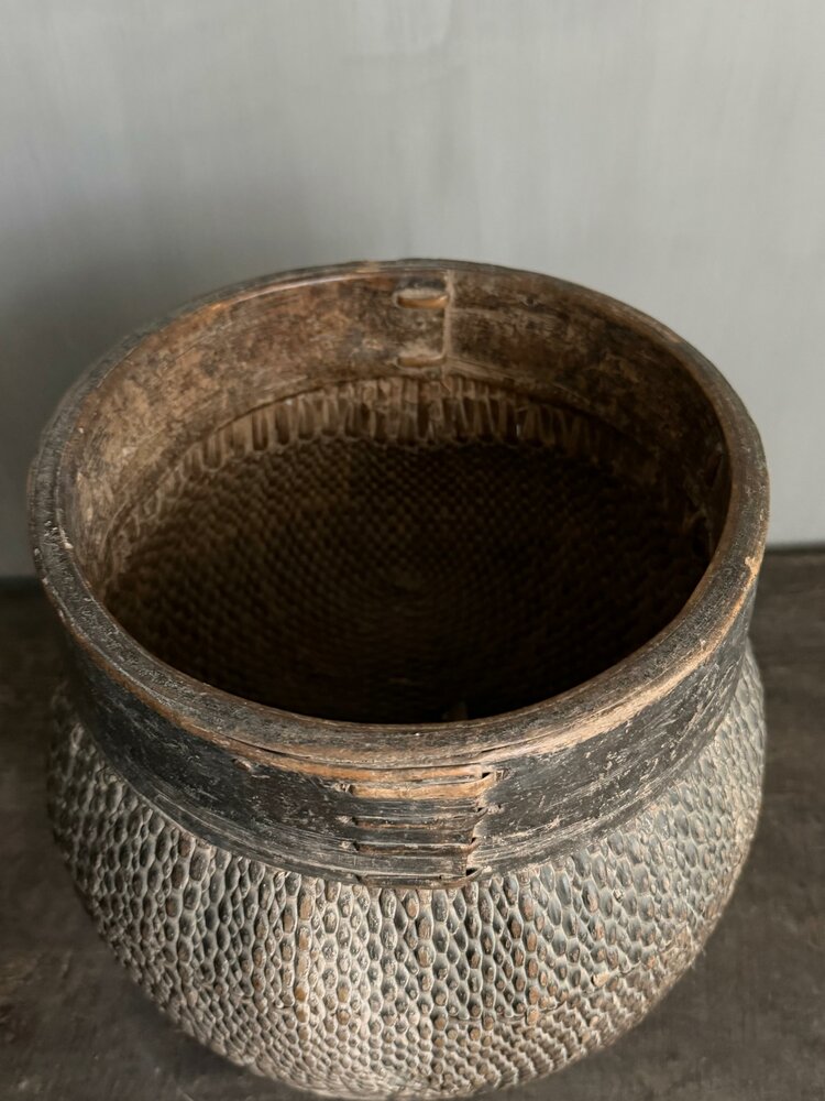 Authentieke Chinese mand met houten rand L1