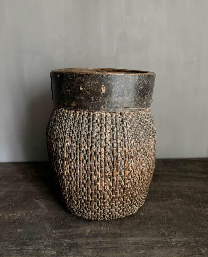 Authentieke Chinese mand met houten rand L1