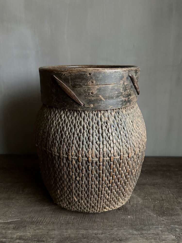 Authentieke Chinese mand met houten rand L2