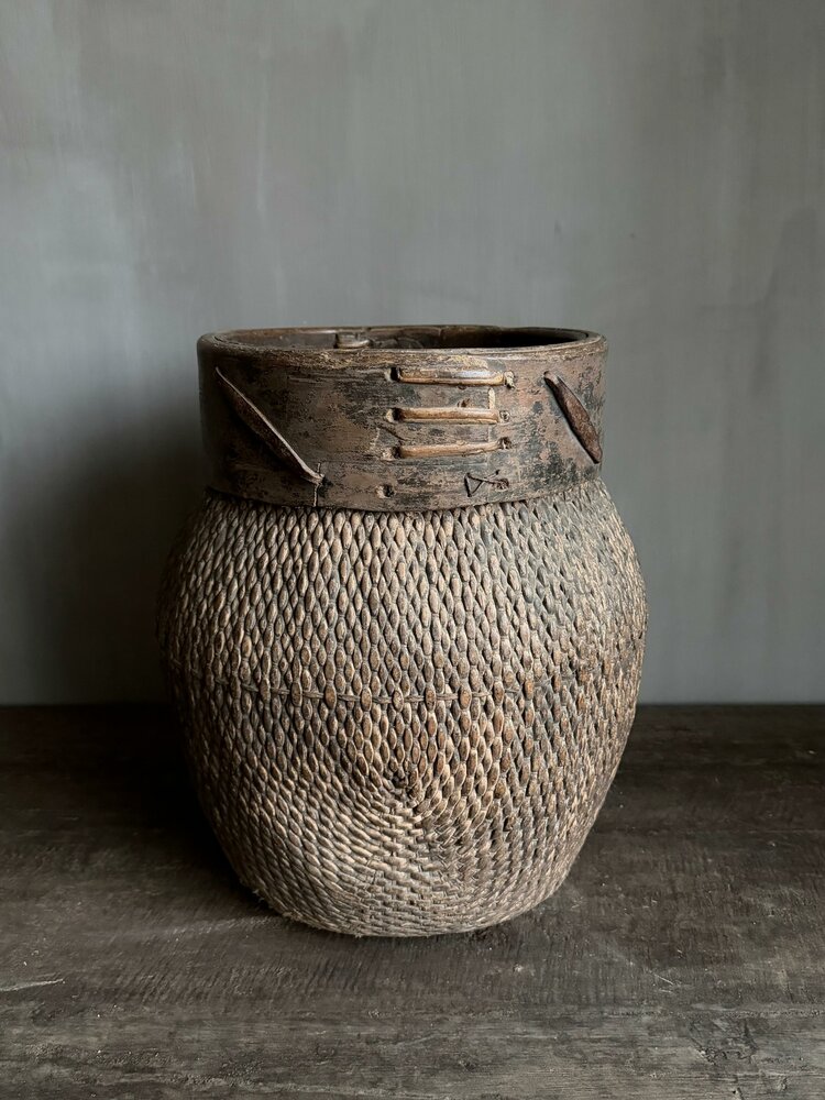 Authentieke Chinese mand met houten rand L2