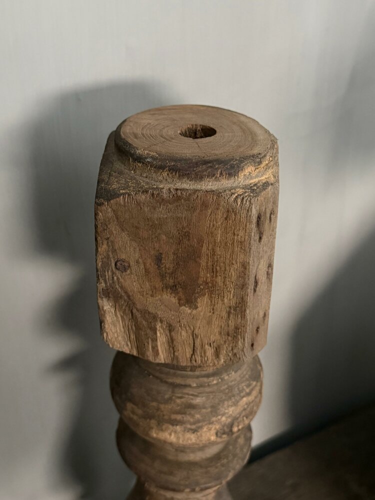 Oude houten baluster | trapbaluster Aura Peeperkorn 