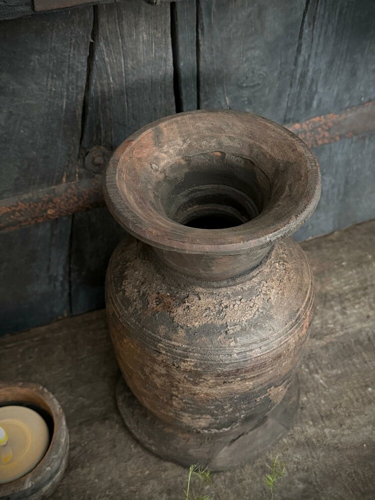 Nepalese kruik LH8