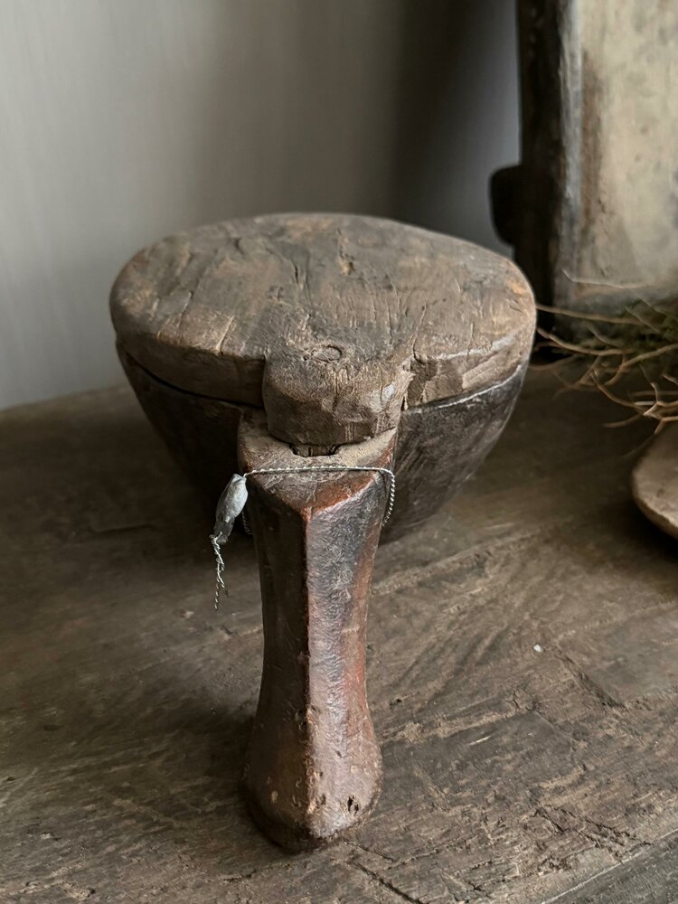 Unieke houten kom met deksel Hoffz M