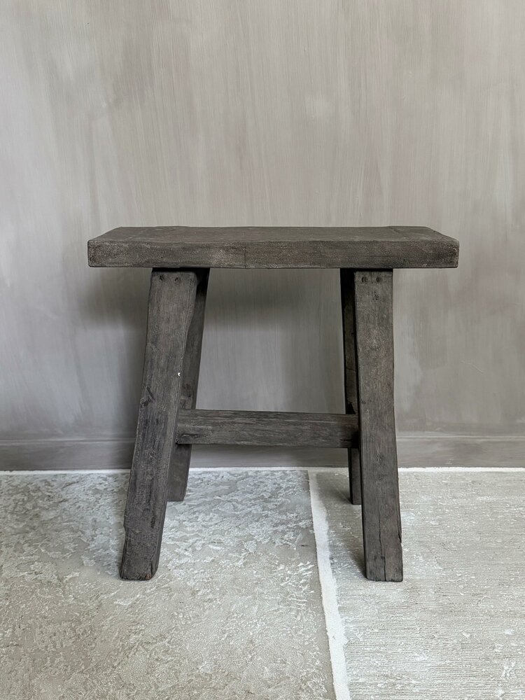 Oud houten kruk Old Barn 45cm C