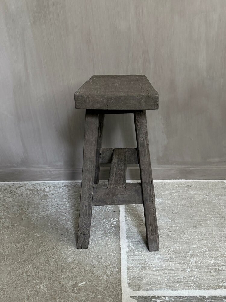 Oud houten kruk Old Barn 45cm C