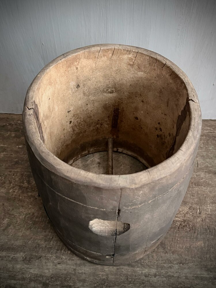 Oude houten pot Luksa