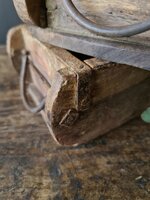 Steenmal met ijzer handvatje