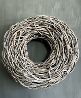 Crazyvine krans / wilgen  takken krans groot  grey wash (doorsnee ca 65cm)