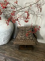 Ornament houtsnijwerk op standaard E 