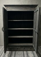 2 deurs kast met 2 laden vintage| grote vintage kast| landelijke stoere 2 deurskast