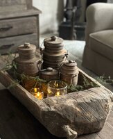 Oude houten bak met handvat| oude houten schaal met handvat