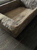 Oude houten bak met handvat| oude houten schaal met handvat