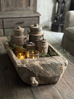 Oude houten bak met handvat| oude houten schaal met handvat