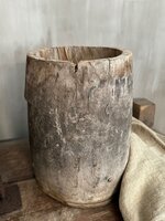 Unieke oude houten pot A Luksa