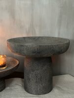 Hoge schaal op voet Candra