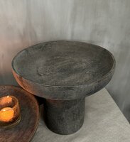 Hoge schaal op voet Candra