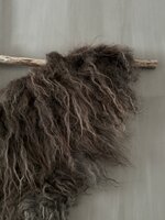 Wandkraag | Schapenvacht aan stok bruin